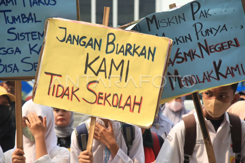 Unjuk rasa pendaftaran sistem zonasi dan PPDB