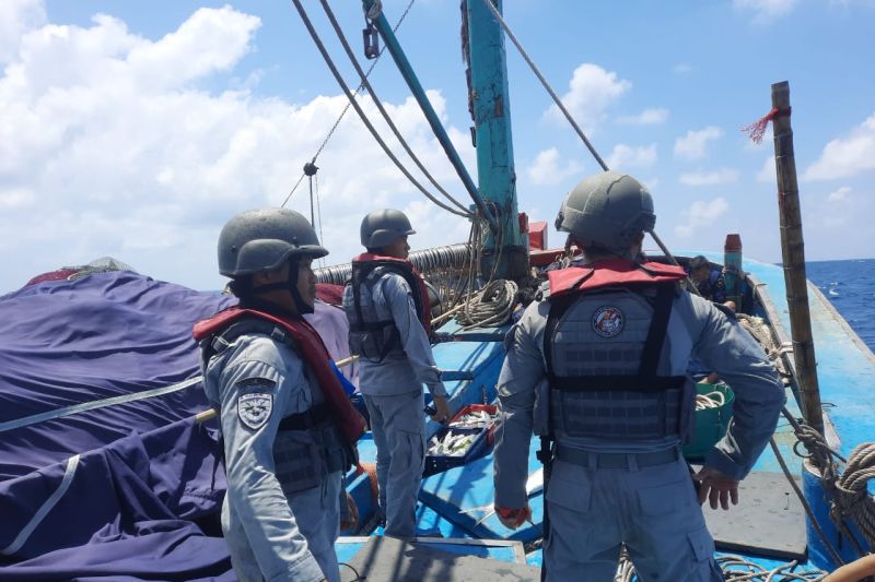Pakamla, Indonesia menangkap kapal nelayan Vietnam di Laut Naduna