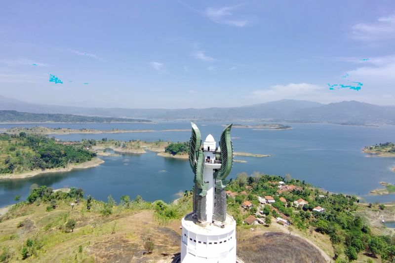 Potret Menara Kujang Sepasang, destinasi wisata baru di Sumedang