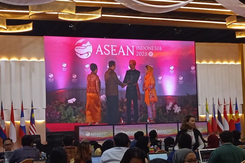 Sejumlah tokoh hadiri Gala Dinner KTT Ke-43 ASEAN