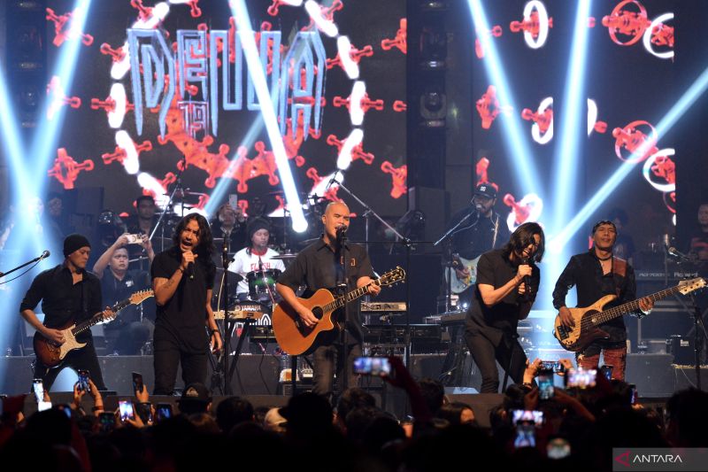 Lirik lagu "Kamulah Satu-satunya", dari album terakhir Dewa 19 bersama Ari Lasso