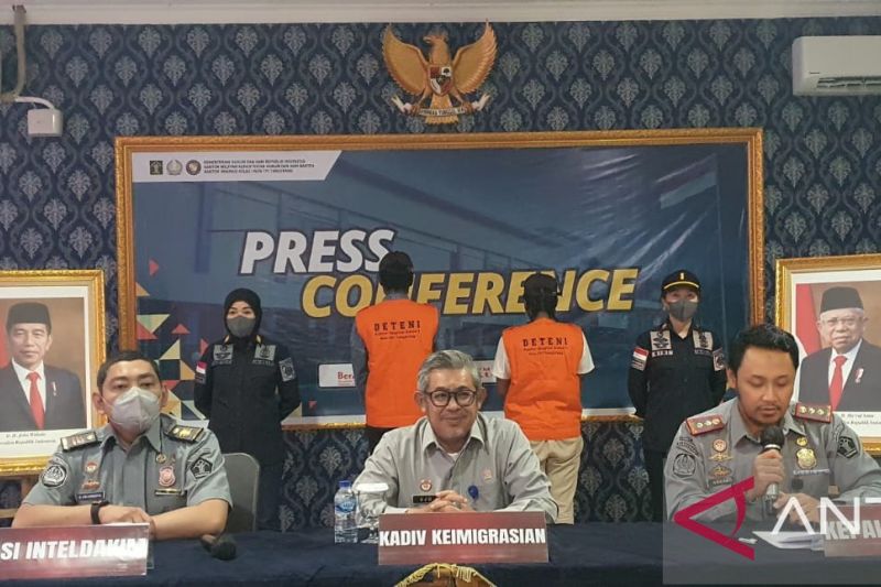Imigrasi Tangerang deportasi tiga WNA ingin buat paspor Indonesia