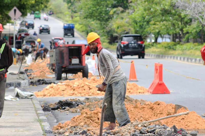 FOTO - Pemasangan pipa PDAM di Kota Pekanbaru