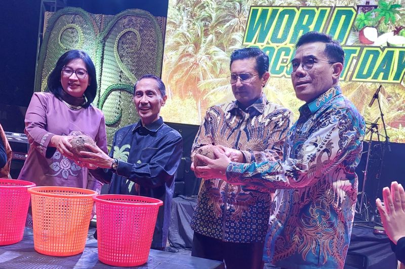 Bupati Gorontalo sebut keuntungan pengembangan perkebunan kelapa