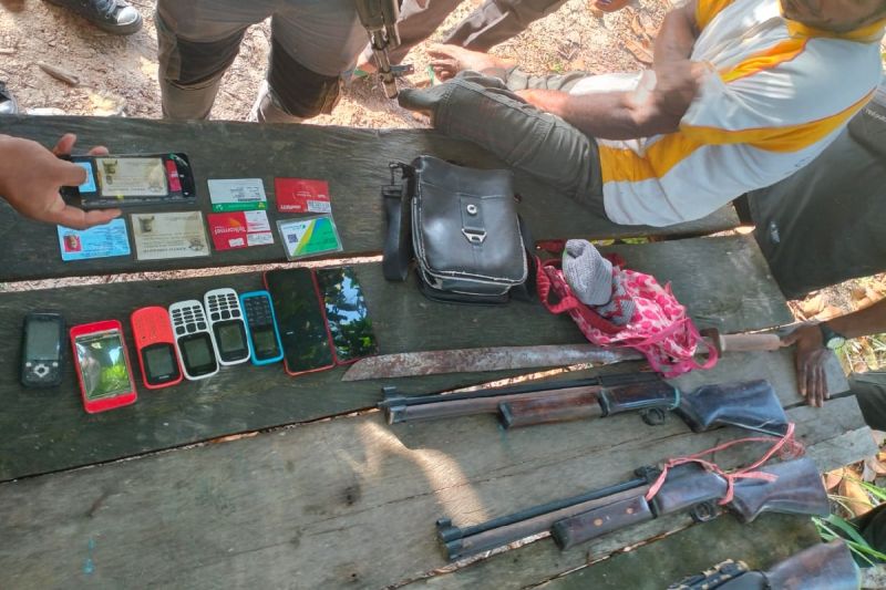 TNI-Polri tangkap anggota KKB berikut 3 senjata rakitan di Bintuni