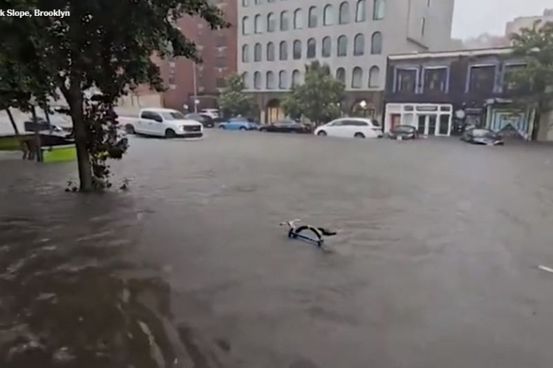 New York City berstatus darurat saat badai picu banjir dan kerusakan