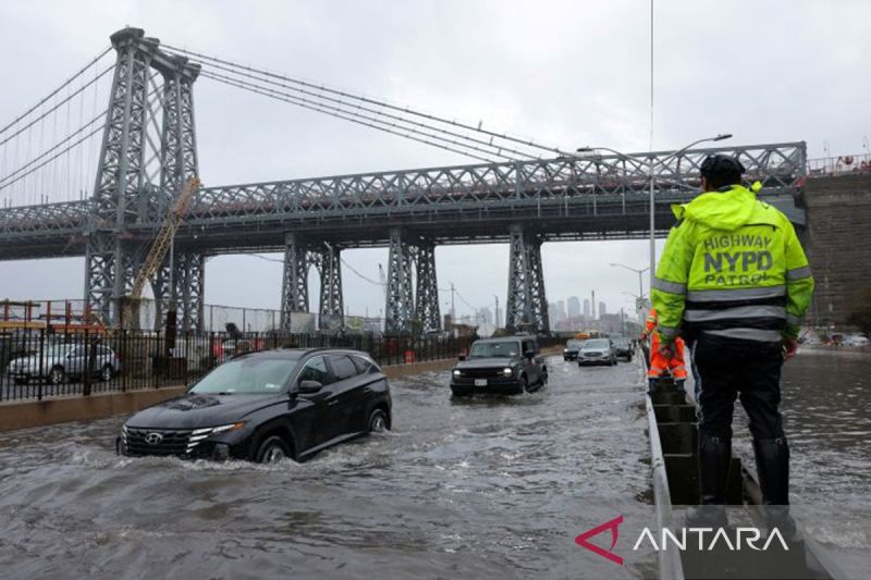 Gubernur New York umumkan status darurat akibat hujan sangat lebat