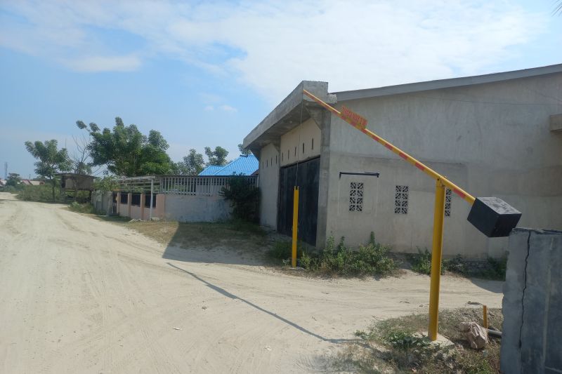 Portal batas ketinggian kendaraan dipasang di Lorong I Gusti Ngura Rai yang menghubungkan Lorong tersebut ke Jalan Malaya dan Jalan Lembu