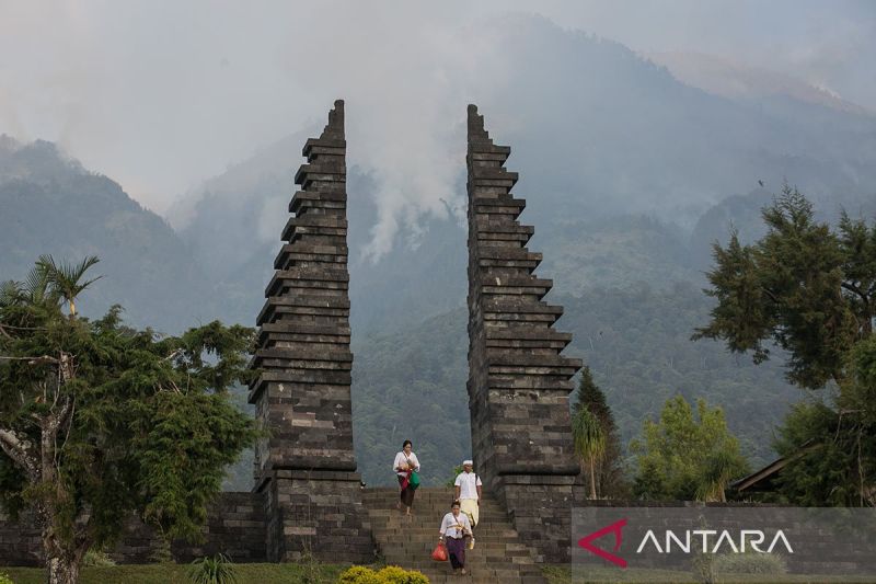 Asal usul Candi Cetho di lereng Gunung Lawu