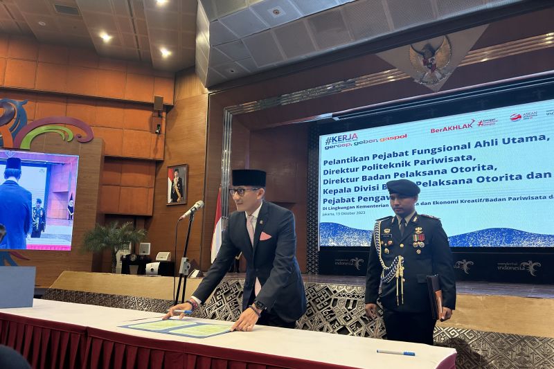 Sandiaga instruksikan bawahan jaga citra pejabat publik