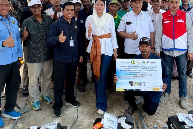 Roro Esti: Bantuan konverter kitbagi nelayan Gresik tingkatkan TKDN