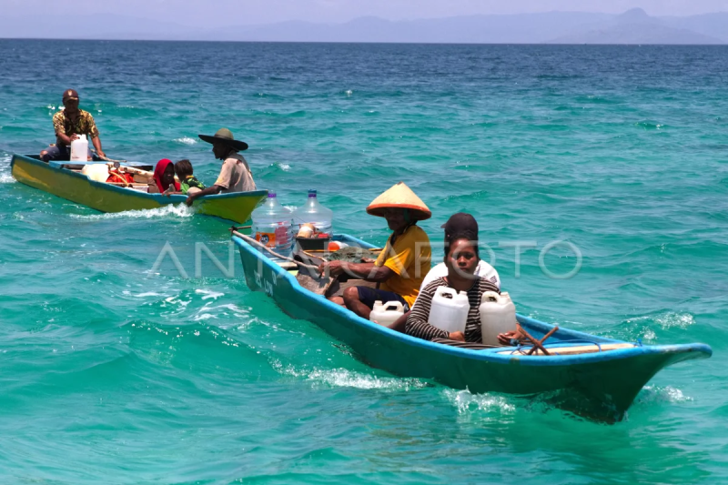 Warga Buton Tengah Berburu air bersih ke Kabupaten Muna