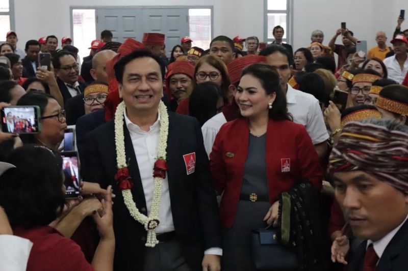 sosok-effendi-simbolon-yang-serukan-megawati-mundur-dari-ketum-pdip