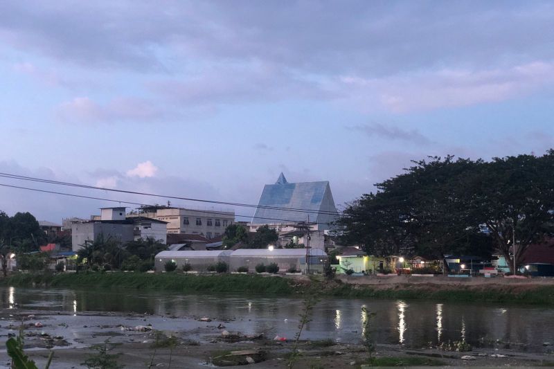 Sungai Palu alami surut yang drastis