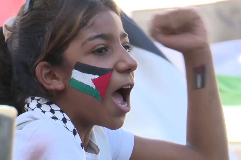 Saat warga Tunisia berunjuk rasa mendukung rakyat Palestina