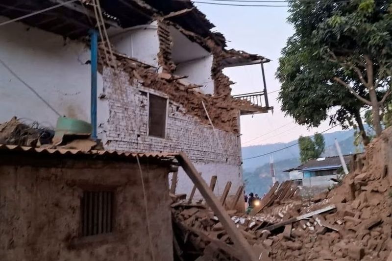 Nepal berjuang temukan penyintas gempa, korban tewas 137 orang