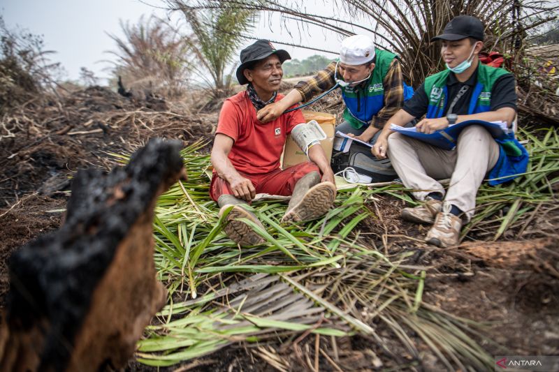 Foto Cerita : Menjaga kesehatan petarung api