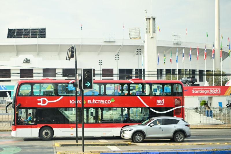 Bus listrik buatan China mulai beroperasi di Santiago, Chile 1