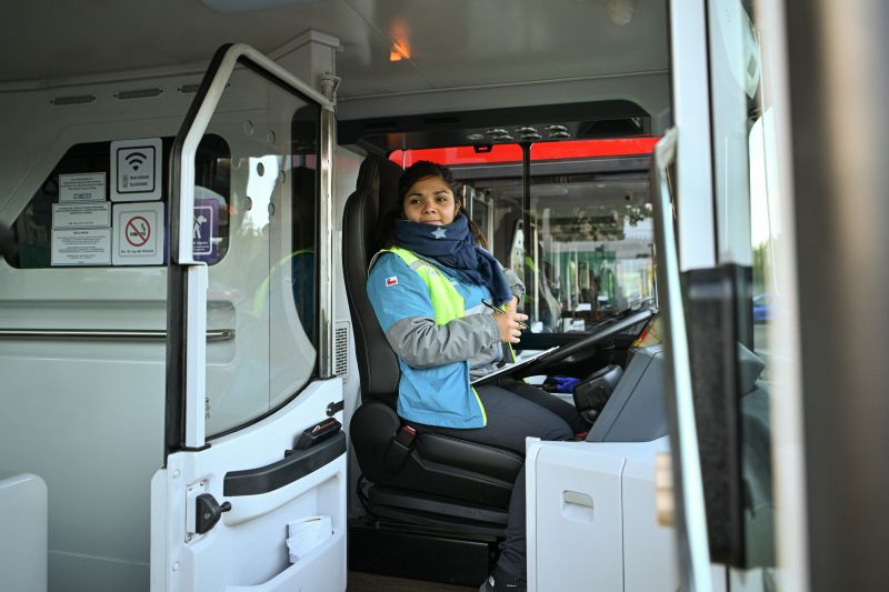 Bus listrik buatan China mulai beroperasi di Santiago, Chile 6