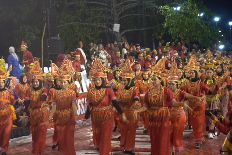 Karnaval Budaya HUT Kota Makassar ke-416 libatkan 7.000 peserta - ANTARA  News Jawa Timur