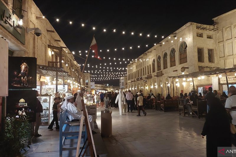 Berburu oleh-oleh di pasar tertua di Qatar Souq Waqif