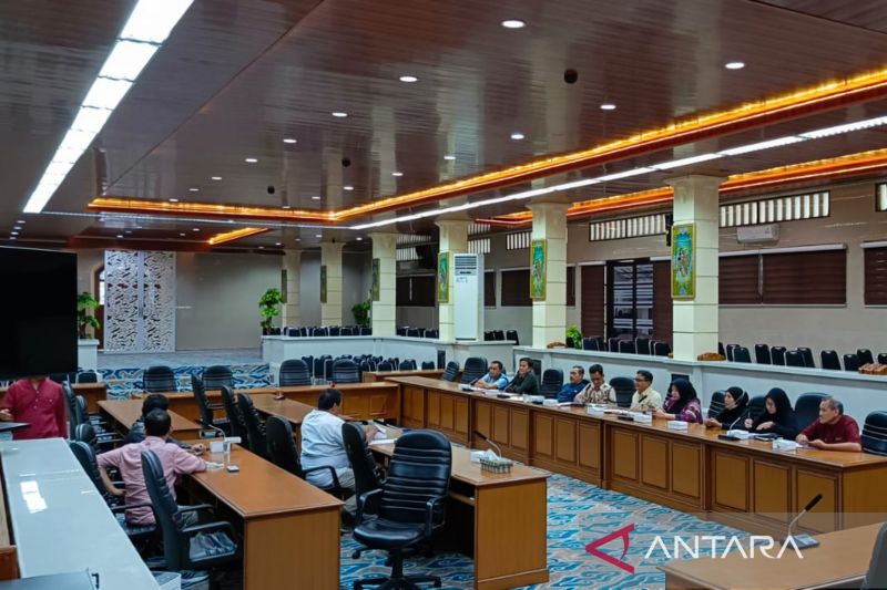 Pemkot Cirebon sebut angka pengangguran turun signifikan