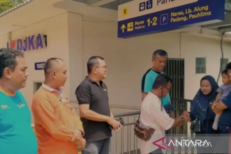 Pariaman buka akses masuk objek wisata dari stasiun kereta api