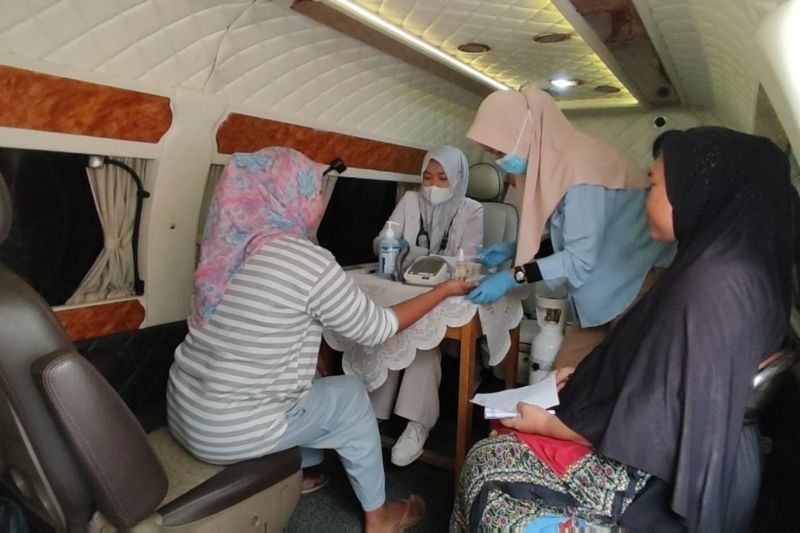 Relawan RBUI luncurkan dua mobil rumah sehat keliling
