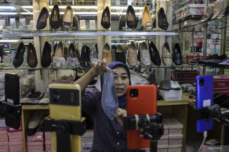 antarafoto-tiktok-buka-kembali-fitur-belanja-111223-cs-5 3 cara belanja online via TikTok
