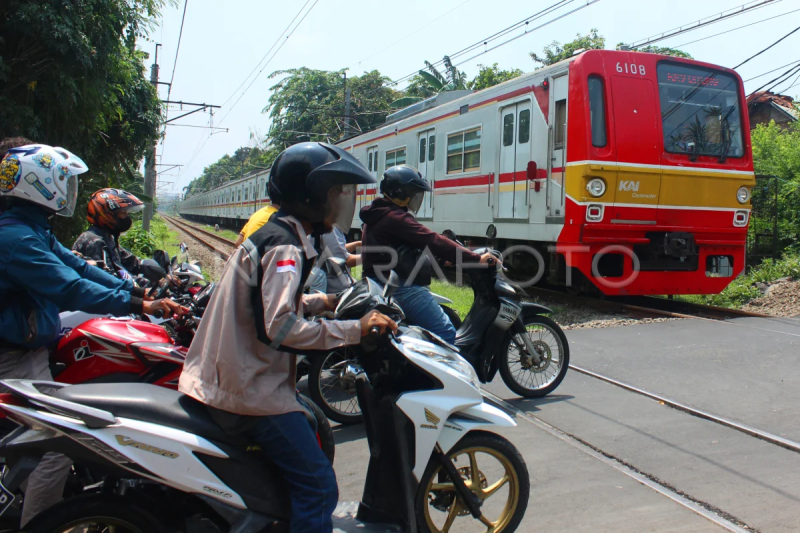 Jumlah kecelakaan kereta api di perlintasan sebidang