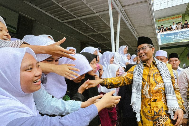 Pimpinan Ponpes Tasikmalaya: Mahfud paling mumpuni penegakan hukum