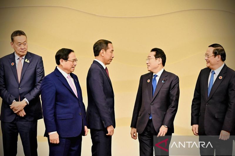 Jokowi mengumumkan rencana kemitraan pada KTT ASEAN-Jepang