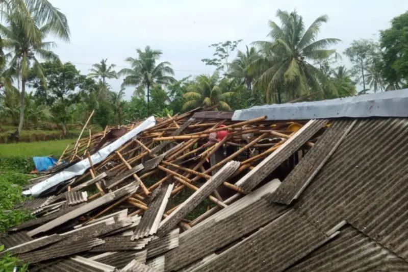 Puting Beliung di Lombok Tengah