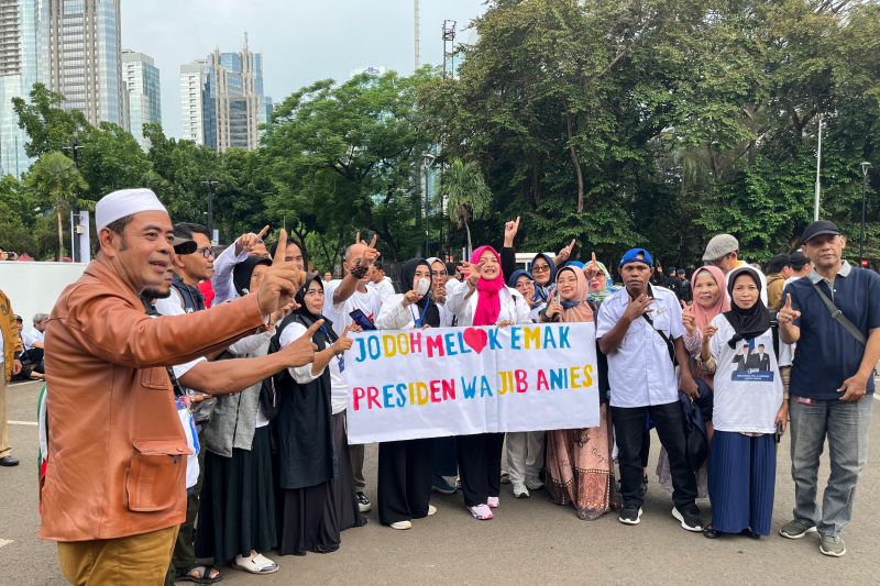 Pendukung AMIN mulai padati Senayan