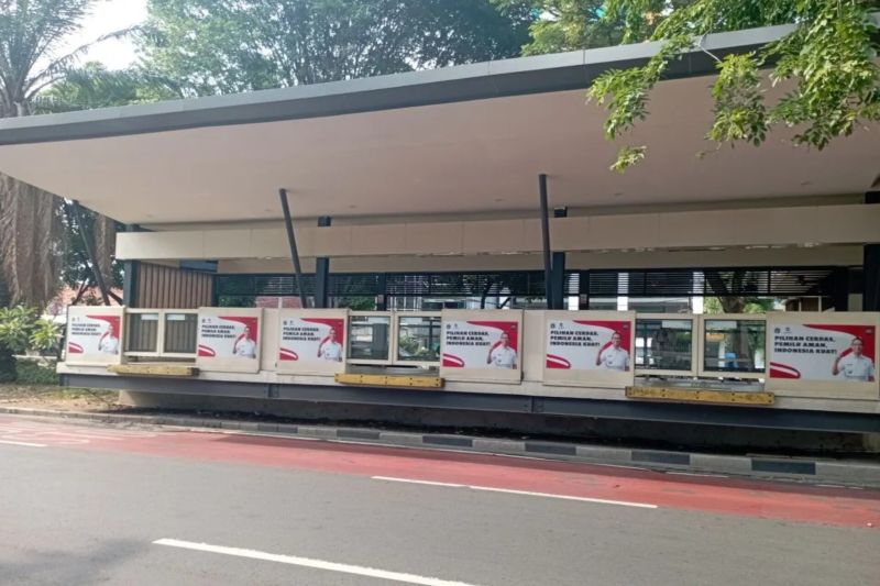 Legislator duga ada kampanye dini terkait stiker Heru di halte