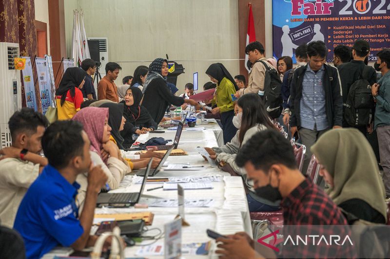 Job Fair diserbu pencari kerja di Palu