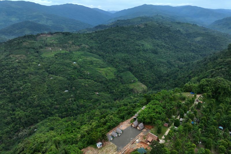 Wisata alam puncak sani-sani di Kolaka