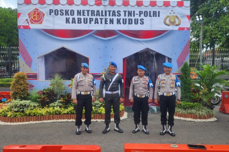 Polres Kudus dan TNI dirikan posko netralitas TNI dan Polri