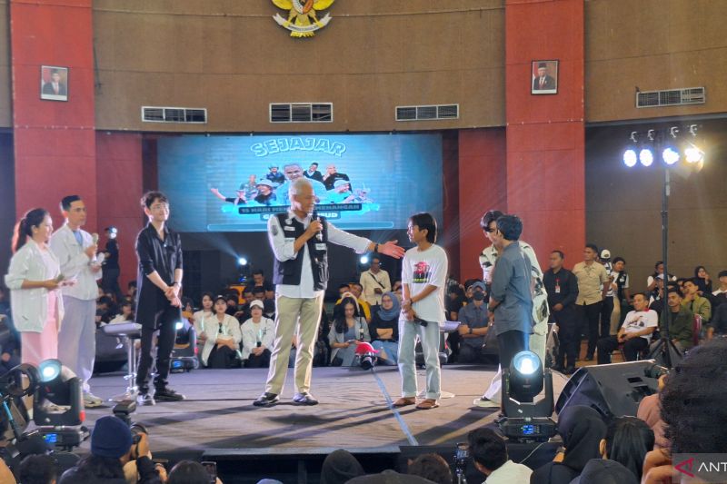 Ganjar sebut dirinya tak punya program 100 hari pertama