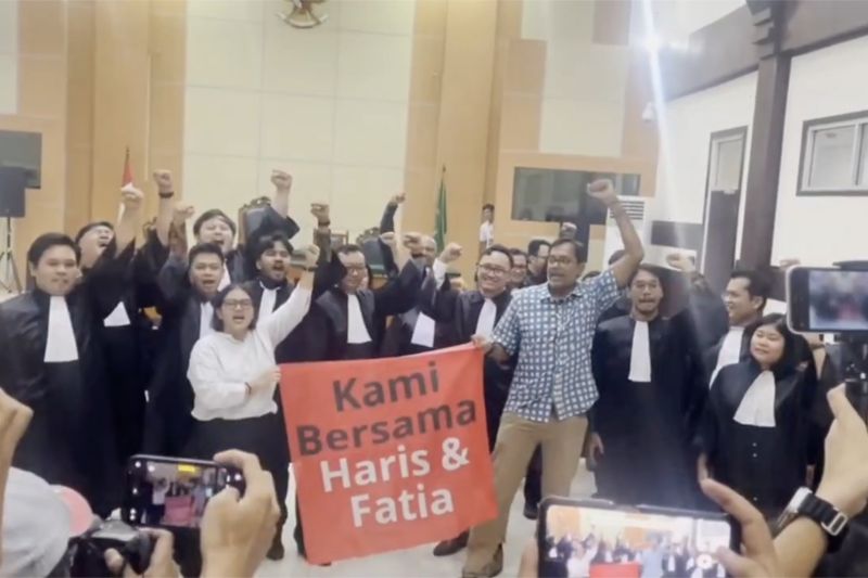 Ending kasus 'Lord' Luhut, Haris Azhar dan Fathia divonis bebas