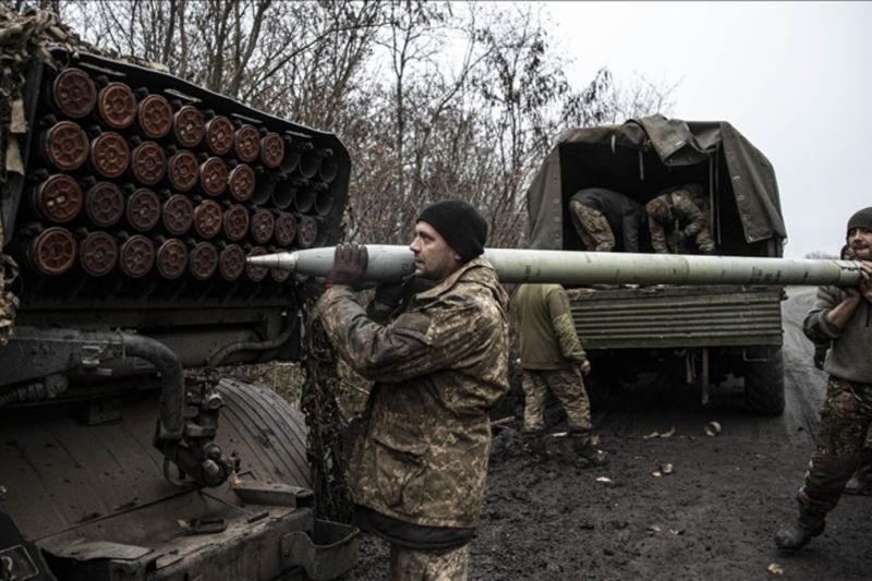 AS umumkan paket bantuan militer senilai Rp6,42 triliun untuk Ukraina