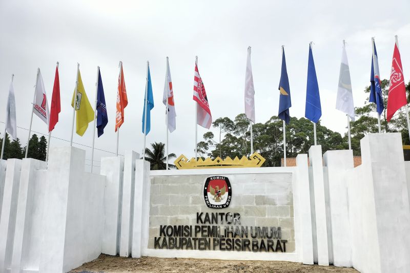 KPU Pesisir Barat prioritaskan pendistribusian logistik ke Bengkunat