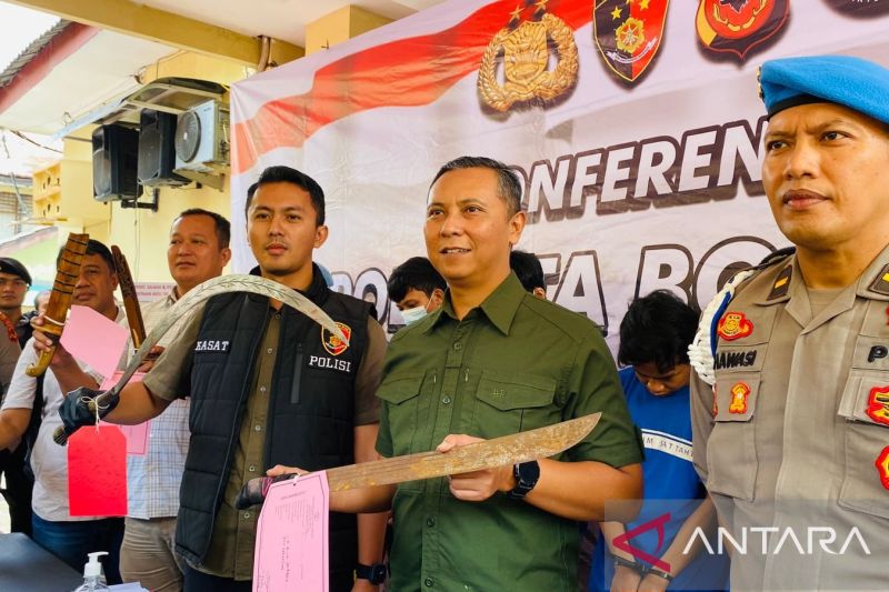 Polresta Bogor tangkap tujuh pemuda bersenjata tajam hendak tawuran