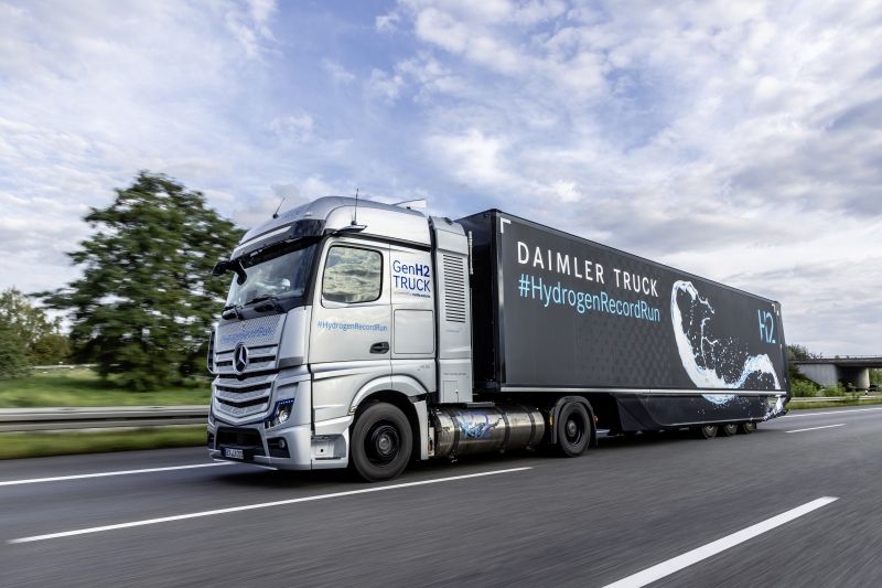 Daimler Truck dan Masdar jalin kerja sama bidang ekspor hidrogen hijau