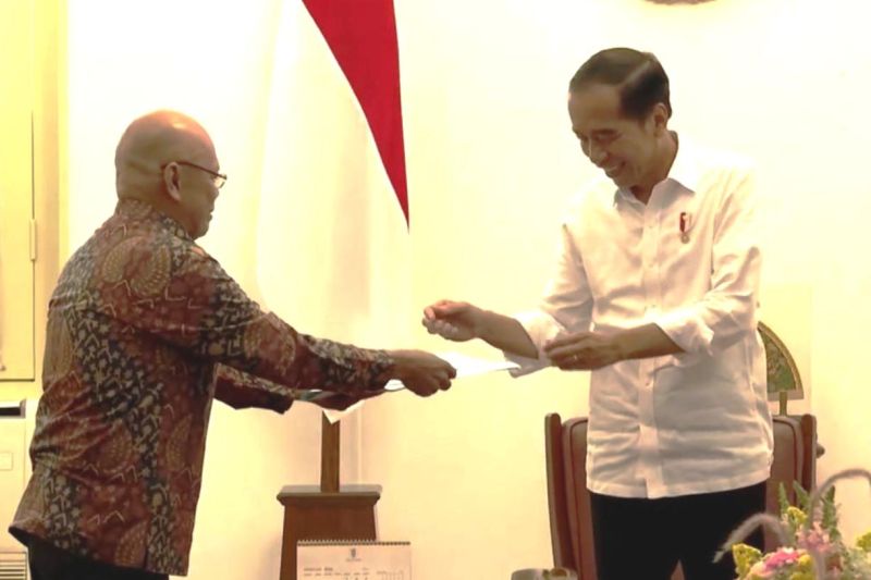 Jokowi terima undangan pencoblosan dari KPPS TPS 10 Gambir