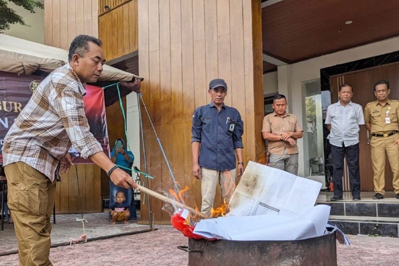 KPU Kabupaten Madiun musnahkan 1.127 surat suara rusak dan sisa