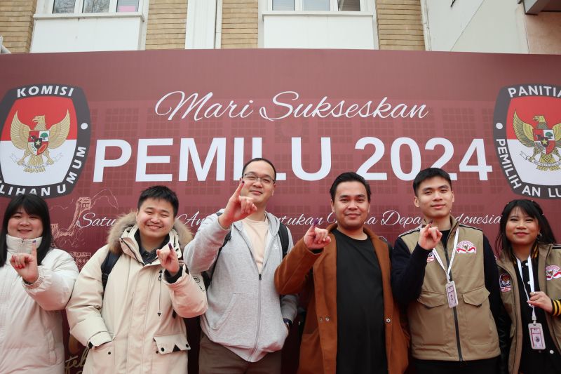 WNI di Beijing beri suara dalam pemilu 2024 di tengah cuaca berangin