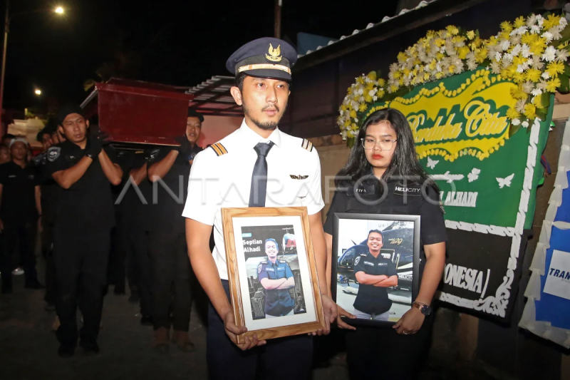 Jenazah Pilot Helikopter jatuh tiba di rumah duka