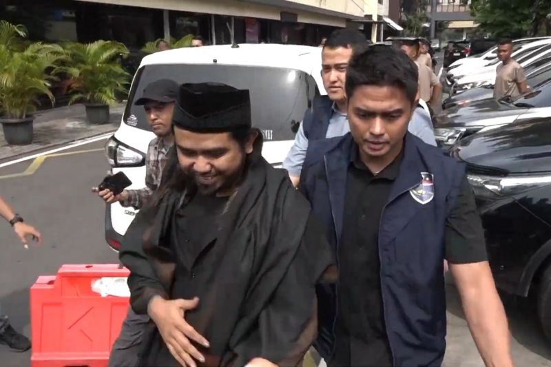 Polda Jatim ambil alih kasus konten "tukar pasangan" Gus Samsudin