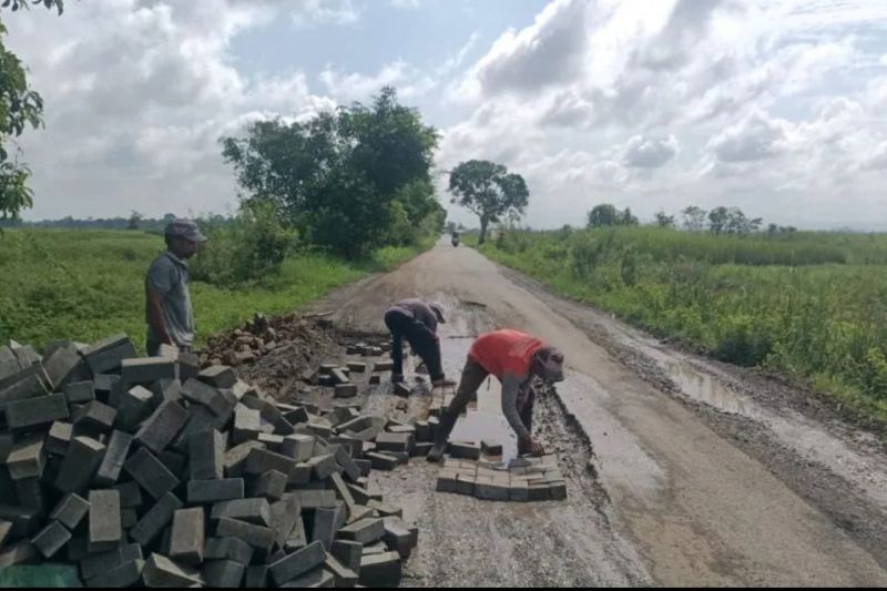 Pemkab HSS: Balai Jalan Nasional perbaiki Jalan Margasari-Kalumpang
